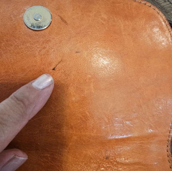 Conte Di Cavour (Italian Vegetable- Tanned Leather) Crossbody Bag - Picture 7 of 15